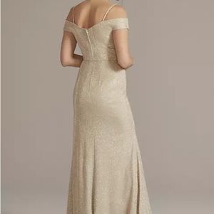 Beautiful   New with tags   Off the shoulder Oleg Cassini gown